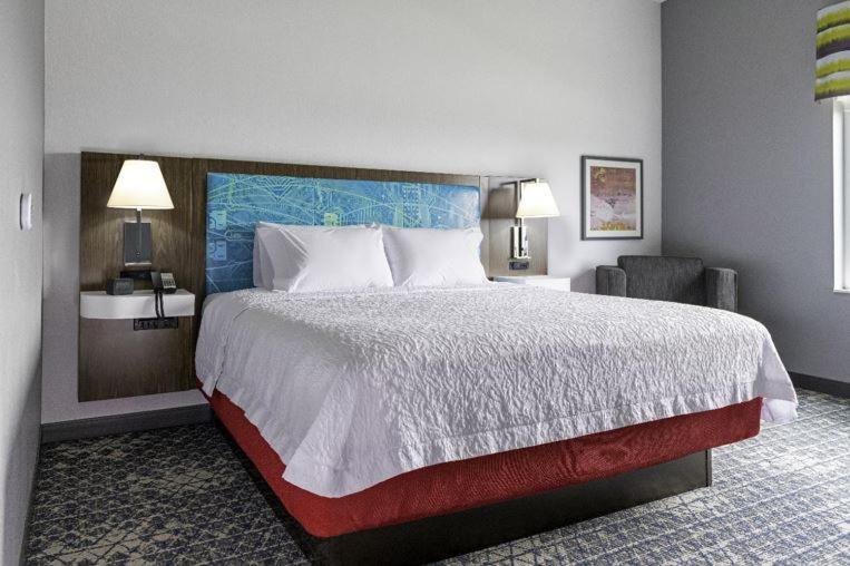 Hampton Inn By Hilton St Louis Airport Woodson Terrace Экстерьер фото