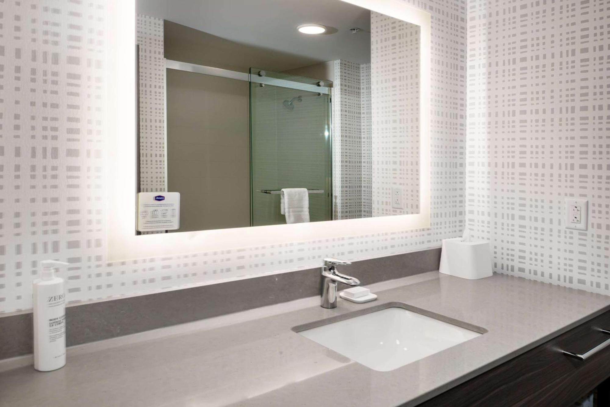 Hampton Inn By Hilton St Louis Airport Woodson Terrace Экстерьер фото
