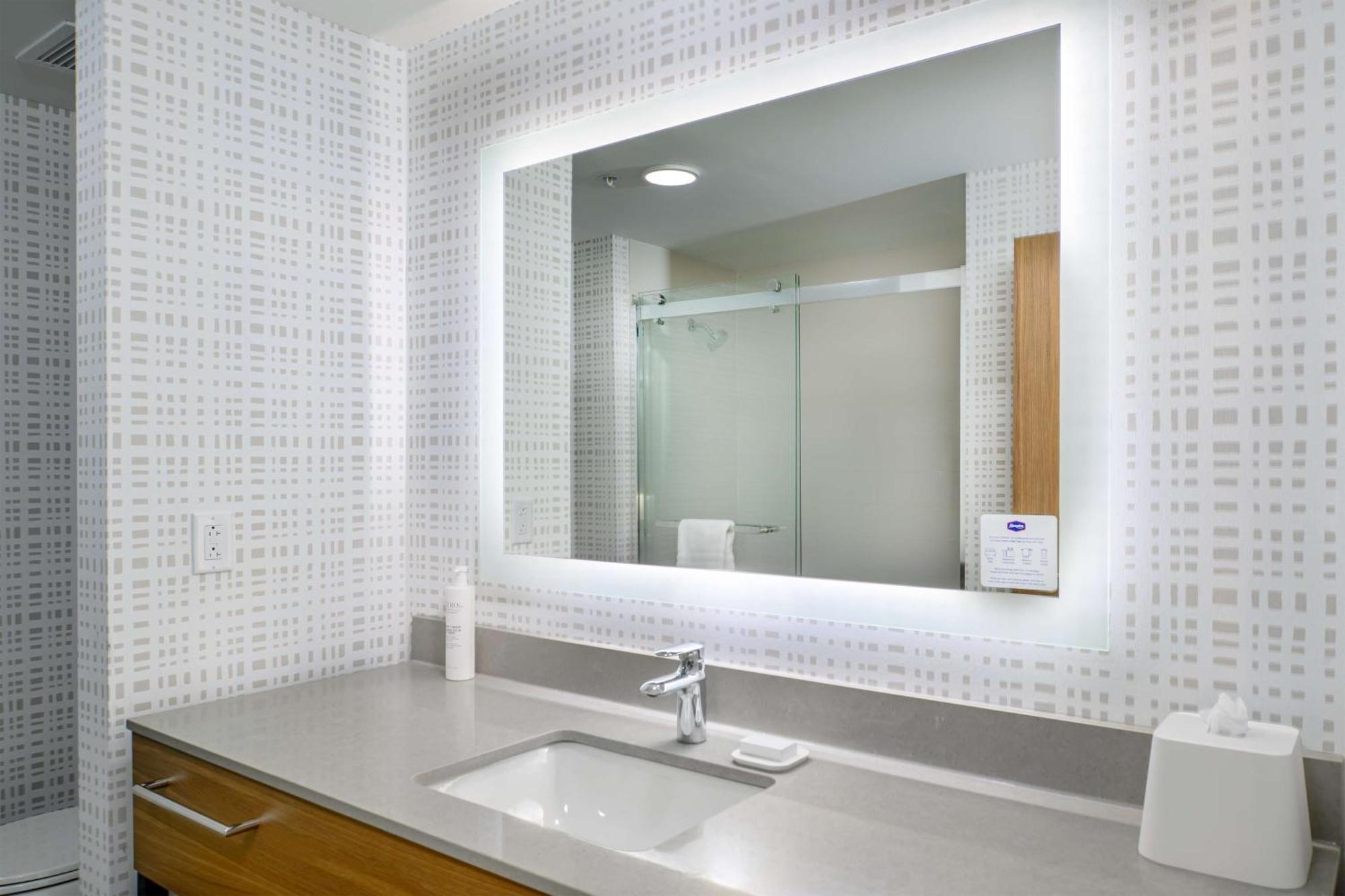 Hampton Inn By Hilton St Louis Airport Woodson Terrace Экстерьер фото