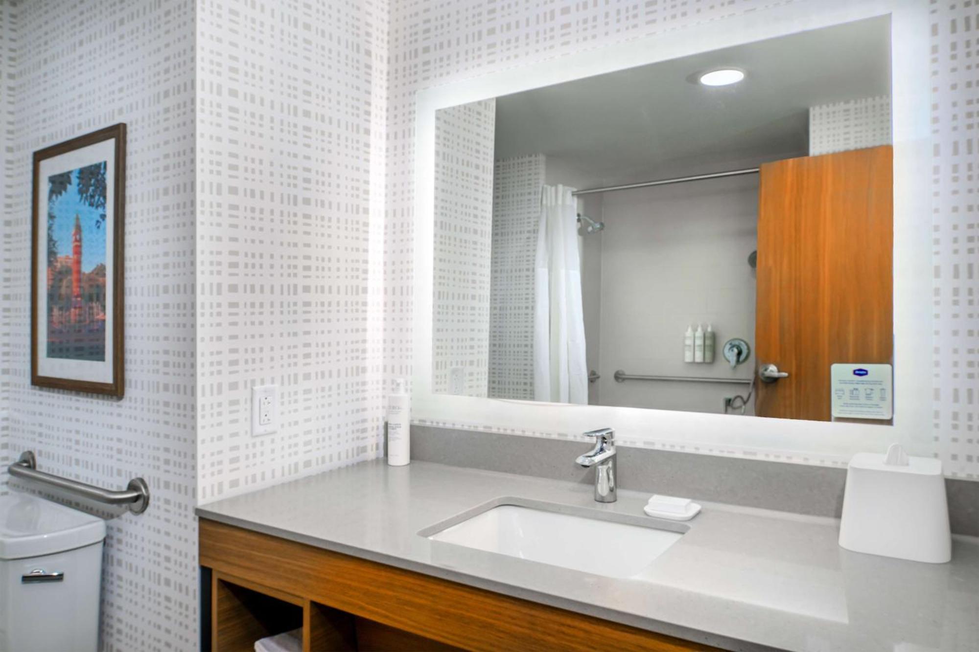 Hampton Inn By Hilton St Louis Airport Woodson Terrace Экстерьер фото