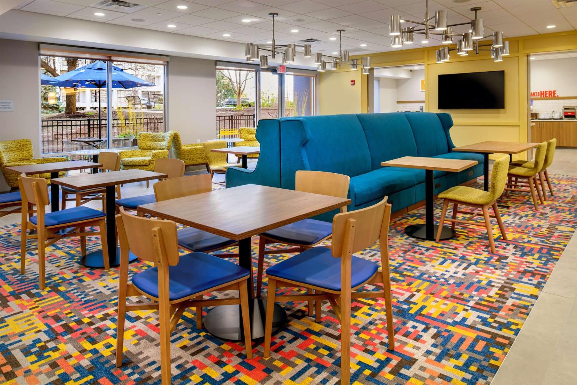 Hampton Inn By Hilton St Louis Airport Woodson Terrace Экстерьер фото